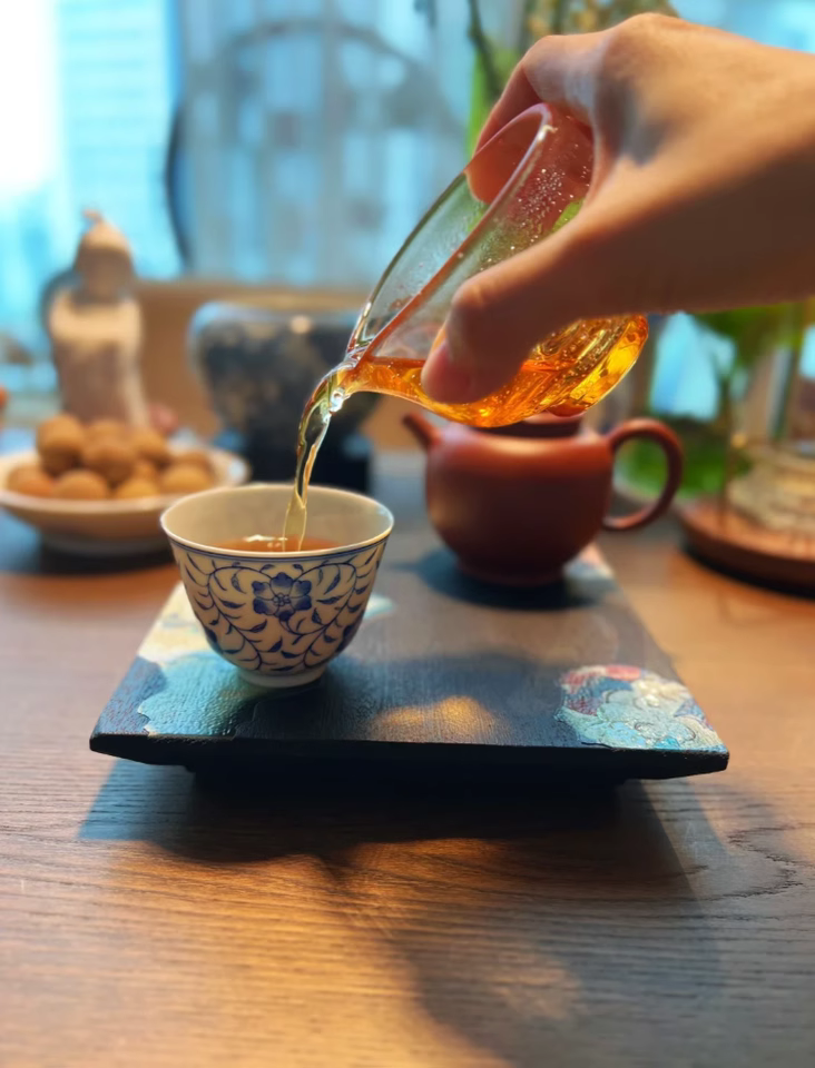 Xinyihao ancient tree tea, Iceland's ten-year ripe Pu'er tea cake, old ripe tea, aged Banzhang Pu'er tea, ripe tea leaves